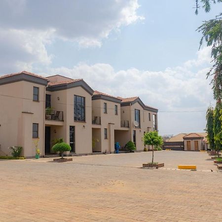 Legacy Suites Lilongwe Esterno foto