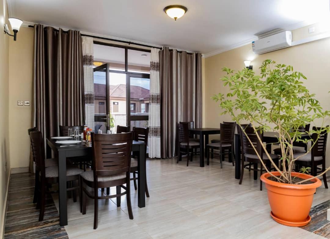 Legacy Suites Lilongwe Esterno foto