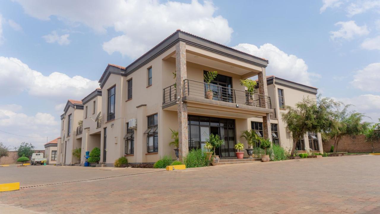 Legacy Suites Lilongwe Esterno foto